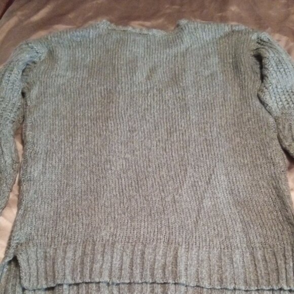 Medium St. Johns Bay Gray Sweater - Picture 4 of 5